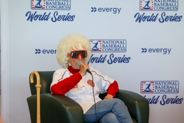 Rachel Balkovec, first woman to manage a minor league affiliate of an MLB  team, cheered as she wins debut with Yankees Class A team 